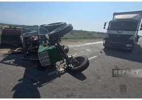 Ağdaşda yük maşını traktorla toqquşub, Ucar sakini xəsarət alıb