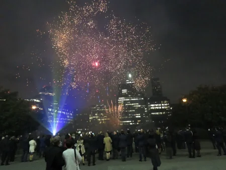 Zəfər Günü Londonda təntənəli şəkildə atəşfəşanlıqla qeyd edilib