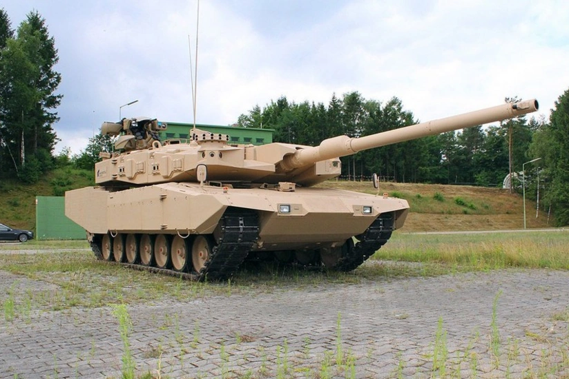 Slovakiya “Leopard 2A8” tanklarının alışını nəzərdən keçirir