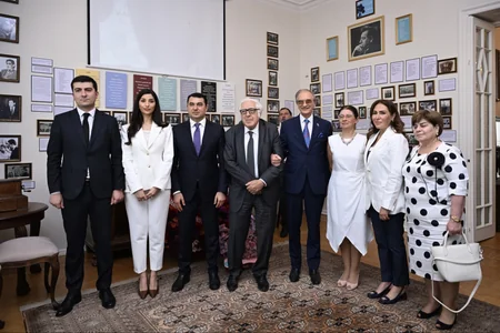 Bakıda Xalq şairi Rəsul Rzanın ev-muzeyi açılıb