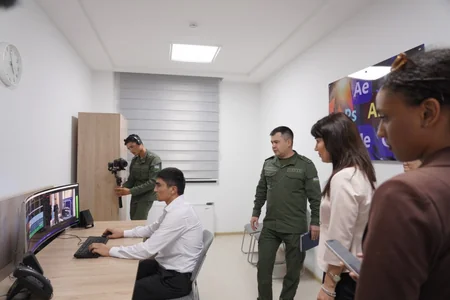 Azerbaijani journalists familiarize themselves with work of press service of Uzbek Defense Ministry