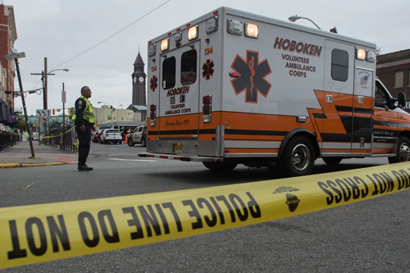 В Сан-Диего автомобиль упал с моста на людей, погибли четыре человека