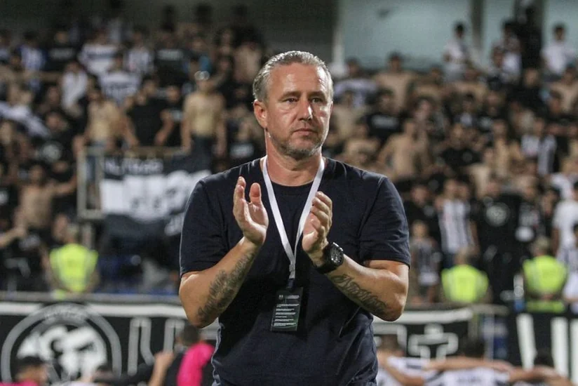 “Neftçi”nin sabiq baş məşqçisi Rumıniya klubunu aldadıb