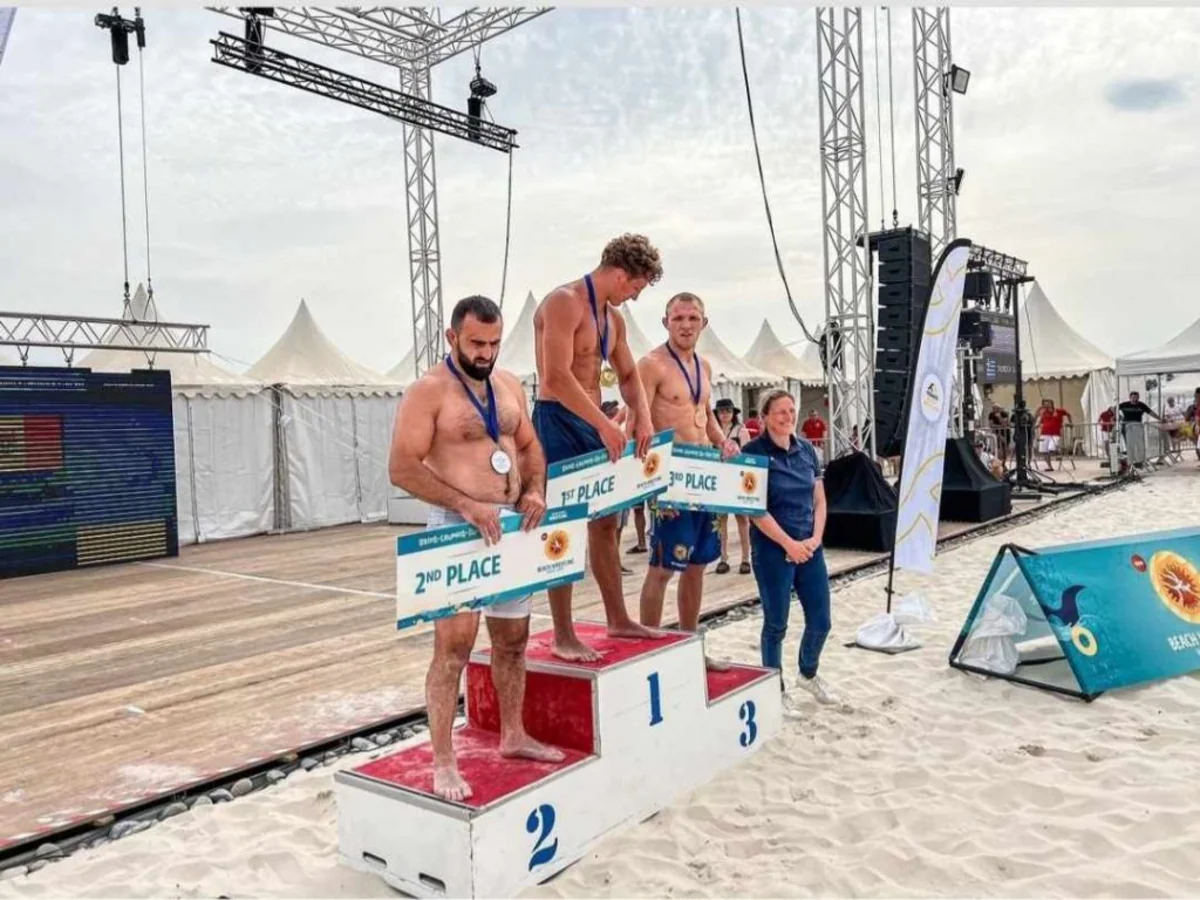 Azərbaycan idmançısı çimərlik güləşi üzrə Dünya Seriyasında gümüş medal qazanıb