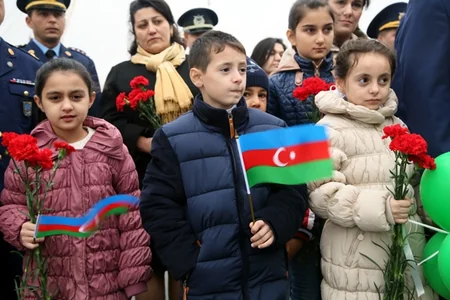 Azərbaycanın müdafiə naziri: Qısa müddətdə ermənilərə güclü zərbə vurmuşuq və qarşı tərəf panikadadır