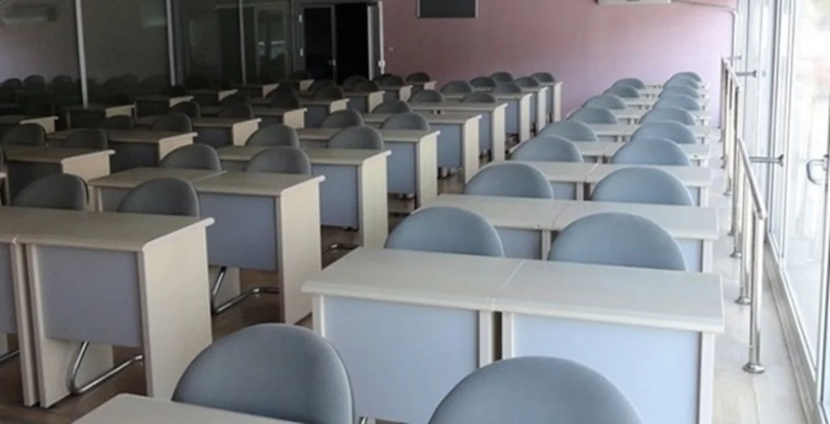 В 27 провинциях Турции закрыты школы