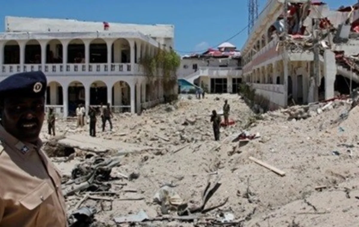 Somalidə prezident sarayının yaxınlığında atışma və iki partlayış olub