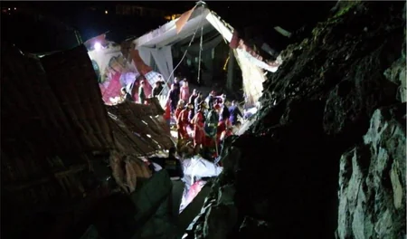 Peruda otelin divarı uçub, ölənlər və yaralananlar var - FOTO