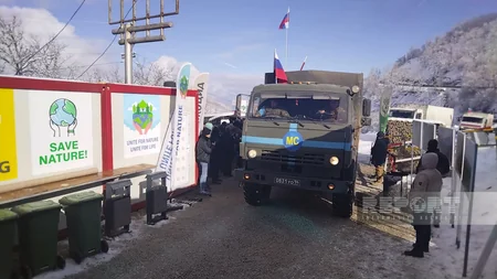 Another supply vehicle of Russian peacekeepers freely move on Khankandi-Lachin road