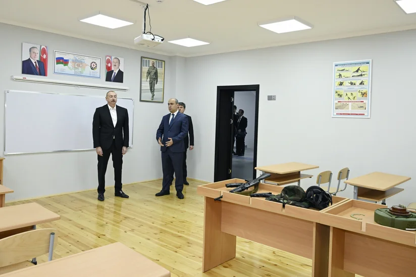 Prezident Bum qəsəbəsində tam orta məktəbin yeni binasının açılışında iştirak edib - YENİLƏNİB