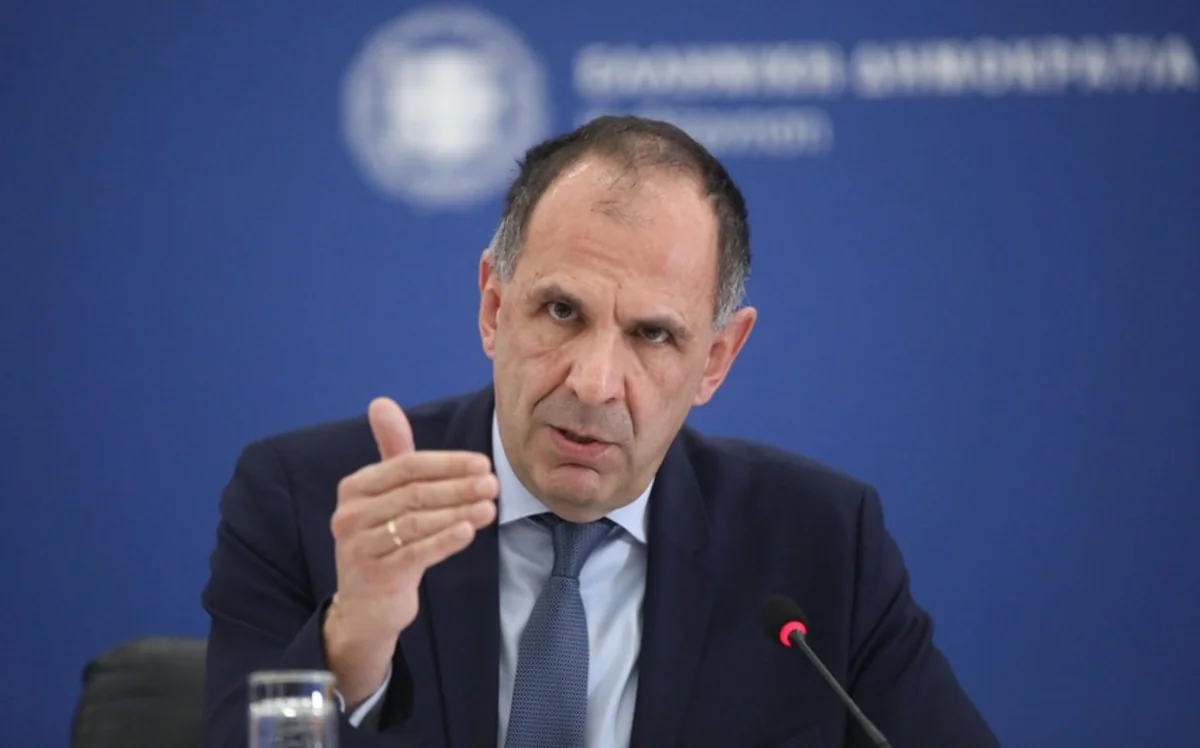 Глава МИД: Греция выступает против перемещения палестинцев из Газы