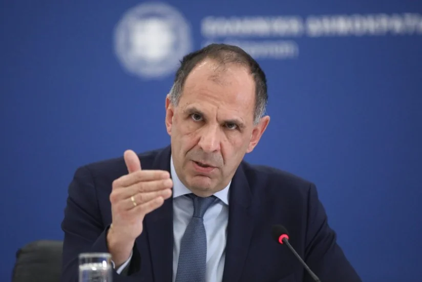 Глава МИД: Греция выступает против перемещения палестинцев из Газы