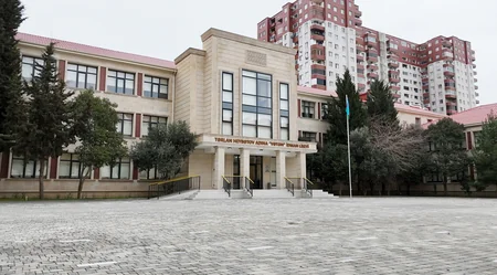 İlham Əliyev “Vətən” İdman Liseyində aparılmış yenidənqurma işlərindən sonra yaradılan şəraitlə tanış olub