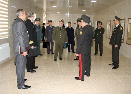 Nazirlik xarici attaşeləri Hərbi Liseyə apardı