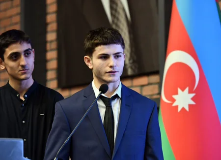 Fərid Qayıbov ötən ay beynəlxalq turnirlərdə medal qazanmış idmançılarla görüşüb