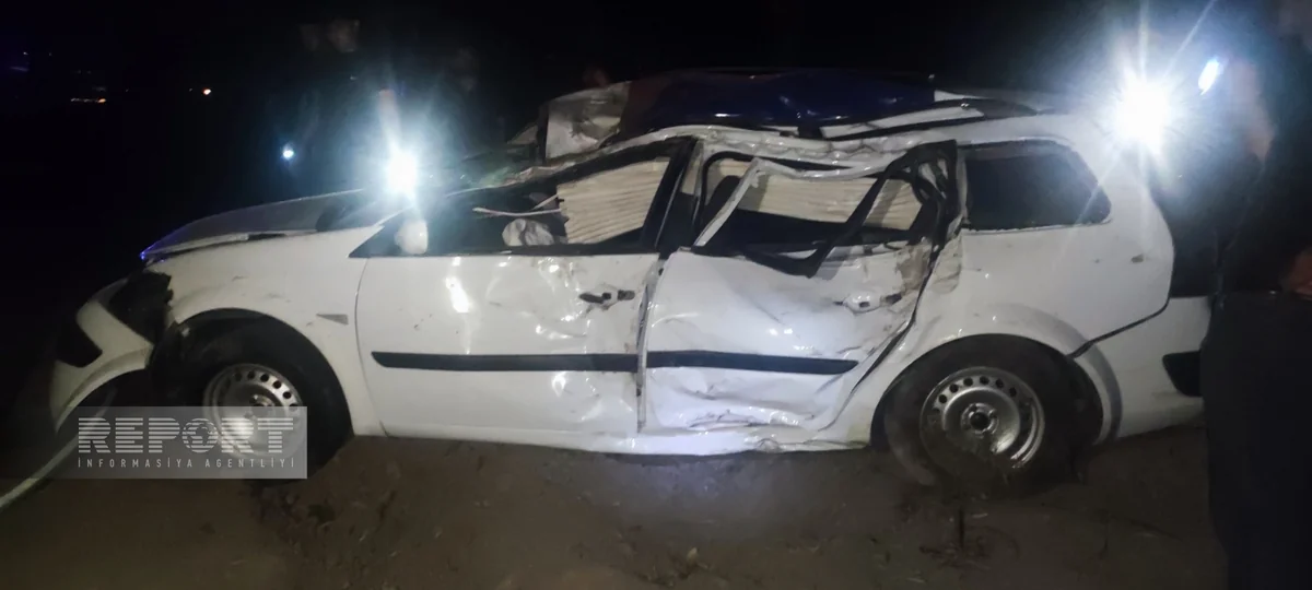 В Барде автомобиль врезался в дерево