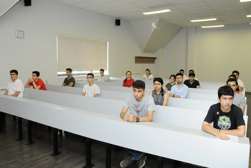 UFAZ-a qəbul imtahanı keçirilib