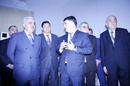 SOCAR prezidenti ''Qazservisinformatika'' Departamenti üçün yeni alınmış qurğulara baxış keçirib
