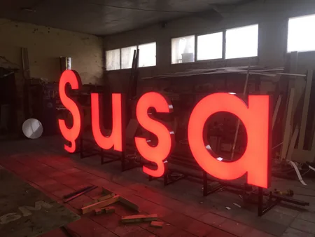 Hündürlüyü iki metr olan Şuşa yazısı hazırdır