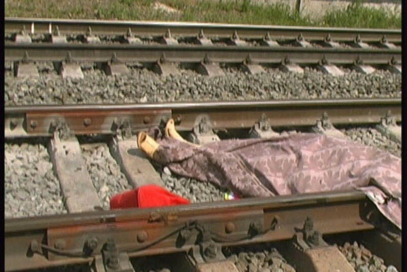 Bakıda yük qatarı sərxoş kişini vurub