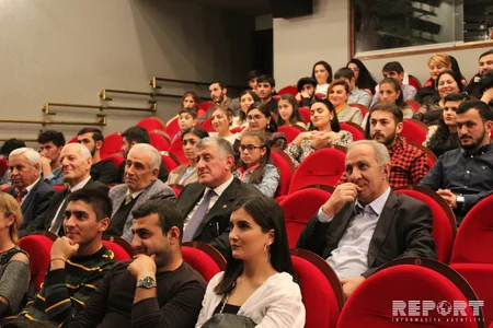 Gəncə Dövlət Dram Teatrı Tbilisidə “Dəli yığıncağı” tamaşası ilə çıxış edib - FOTO