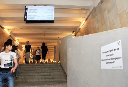 Bakı Metropoliteninin Neftçilər stansiyasının vestibülləri təmir olunur