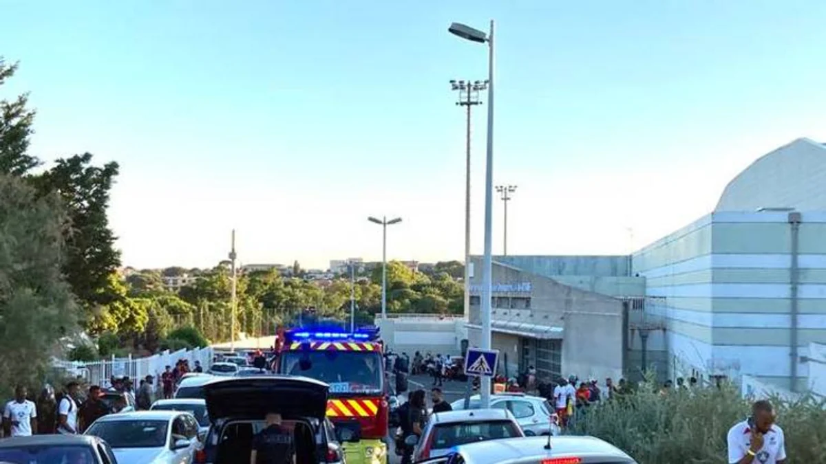 Fransada matç zamanı 1 futbolçu öldürülüb, daha 1-i ağır yaralanıb