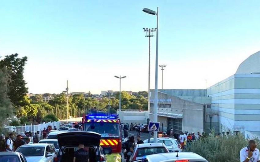 Fransada matç zamanı 1 futbolçu öldürülüb, daha 1-i ağır yaralanıb