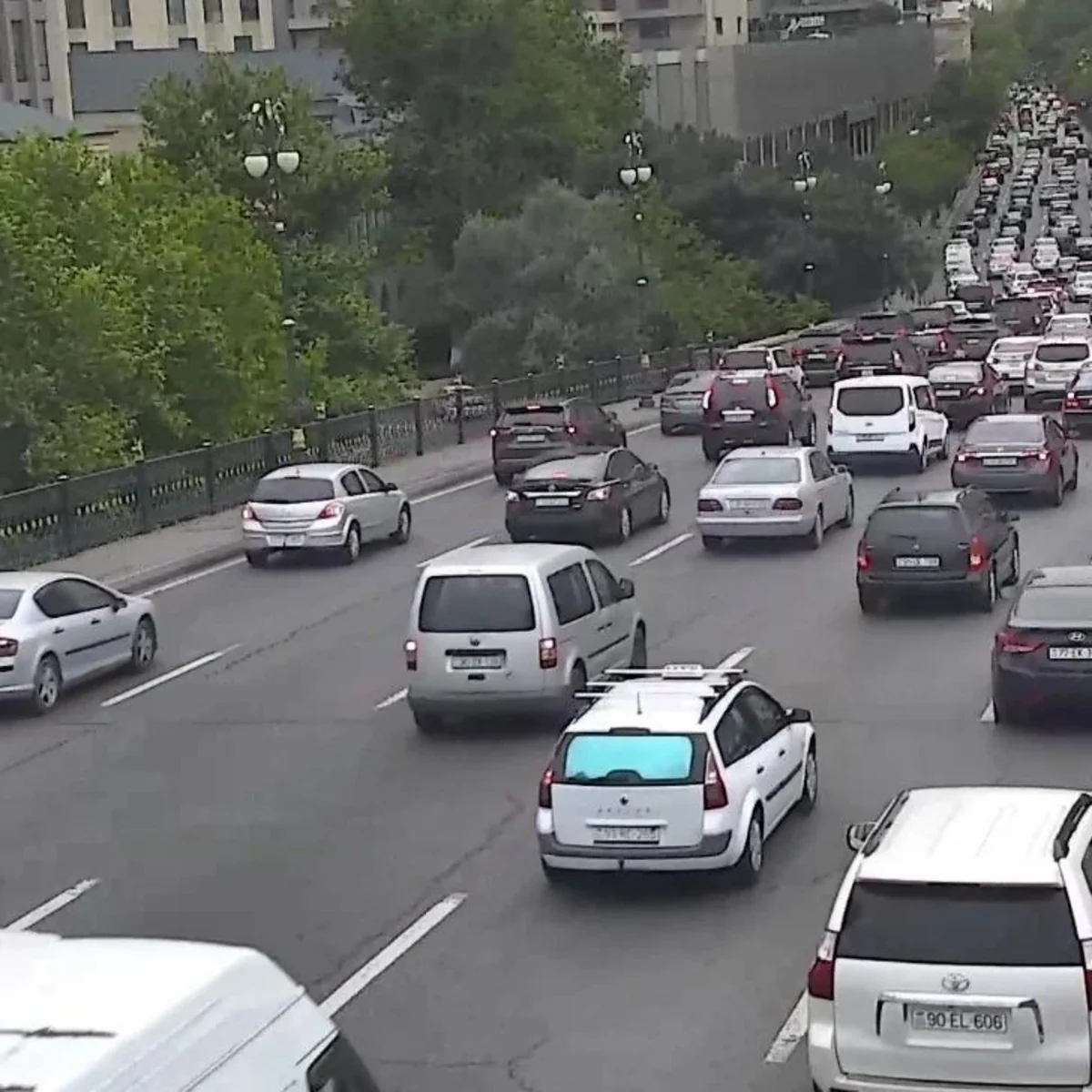 Bakının bir sıra yollarında tıxac var - SİYAHI