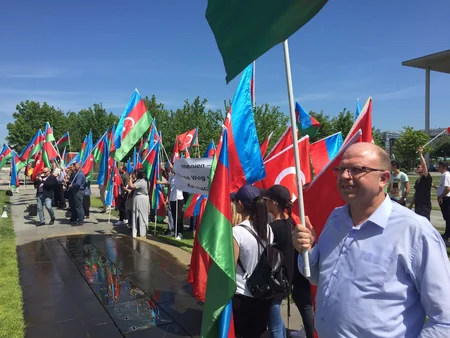 ​Berlində Azərbaycan diaspor təşkilatları aksiya keçirib
