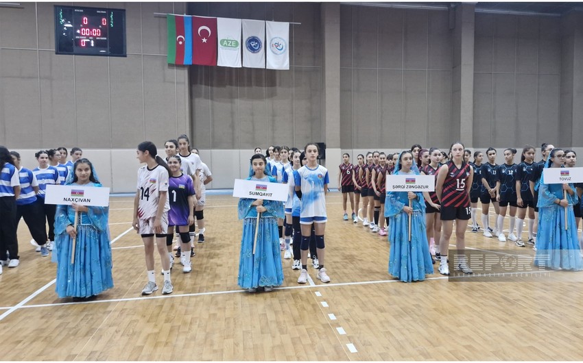 Voleybol üzrə Muxtariyyət kuboku uğrunda birincilik keçirilir