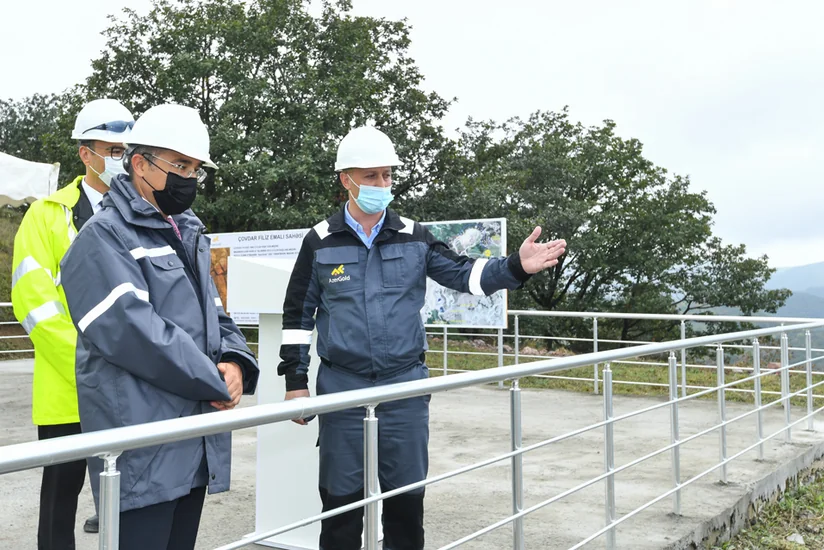 İqtisadiyyat naziri dəmir filizi və qızıl yataqları ilə tanış olub