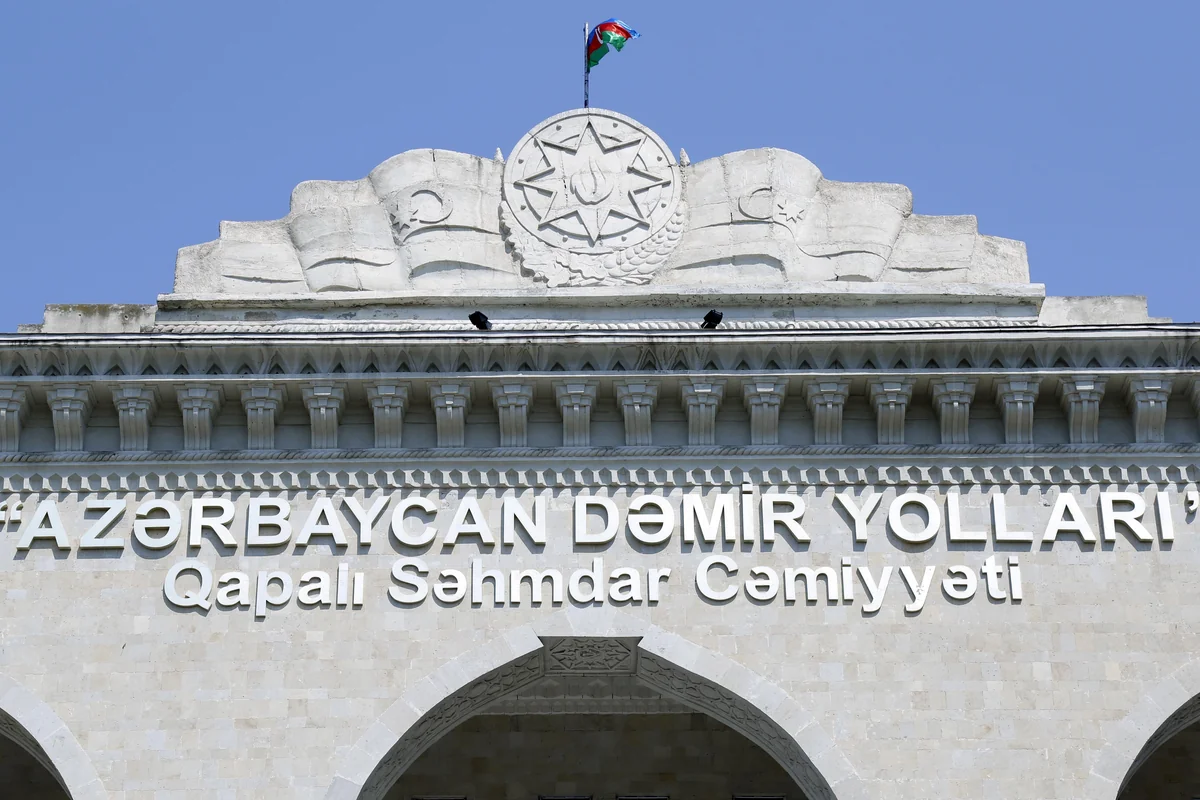 “Azərbaycan Dəmir Yolları” bank xərclərini azaldıb