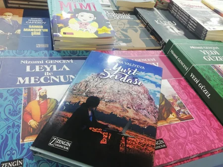 İstanbulda “Yurt sevdası” kitabının təqdimatı olub