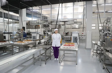 President Ilham Aliyev examines operations of confectionery manufacturing enterprise in Lankaran