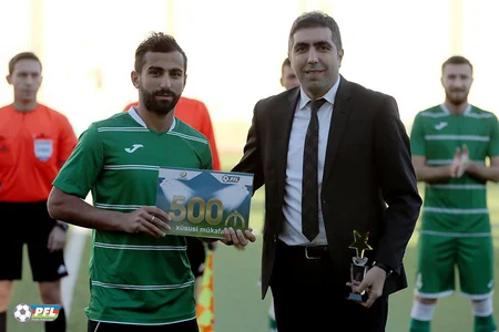 Peşəkar Futbol Liqası Zaqatala klubunun futbolçusunu mükafatlandırıb