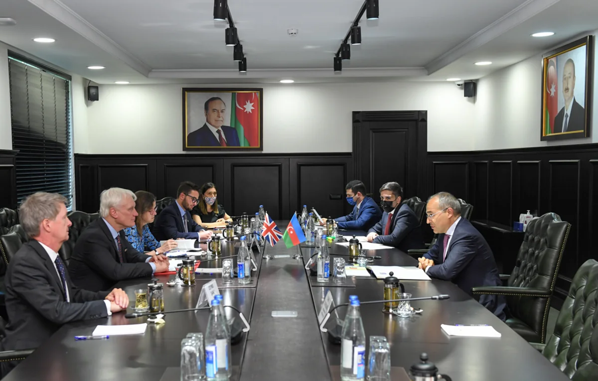 Azərbaycan və Böyük Britaniya Qarabağda görülən işləri müzakirə edib