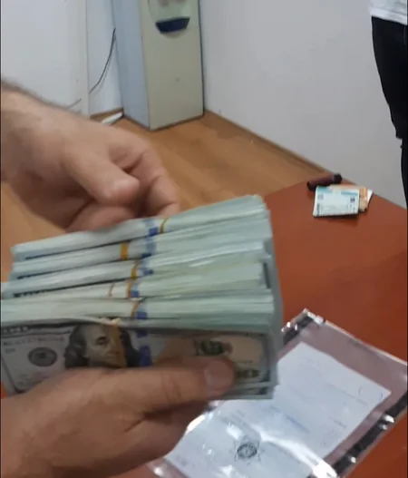 Azərbaycandan külli miqdarda xarici valyuta çıxarılmasının qarşısı alınıb