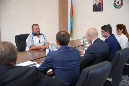 Dövlət Şəhərsalma və Arxitektura Komitəsinin sədri Şəmkirdə vətəndaşları qəbul edib