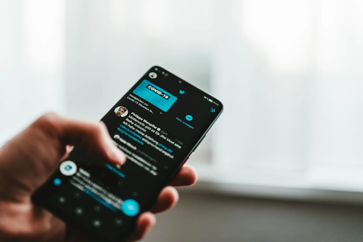 Twitter тестирует автоматический перевод твитов