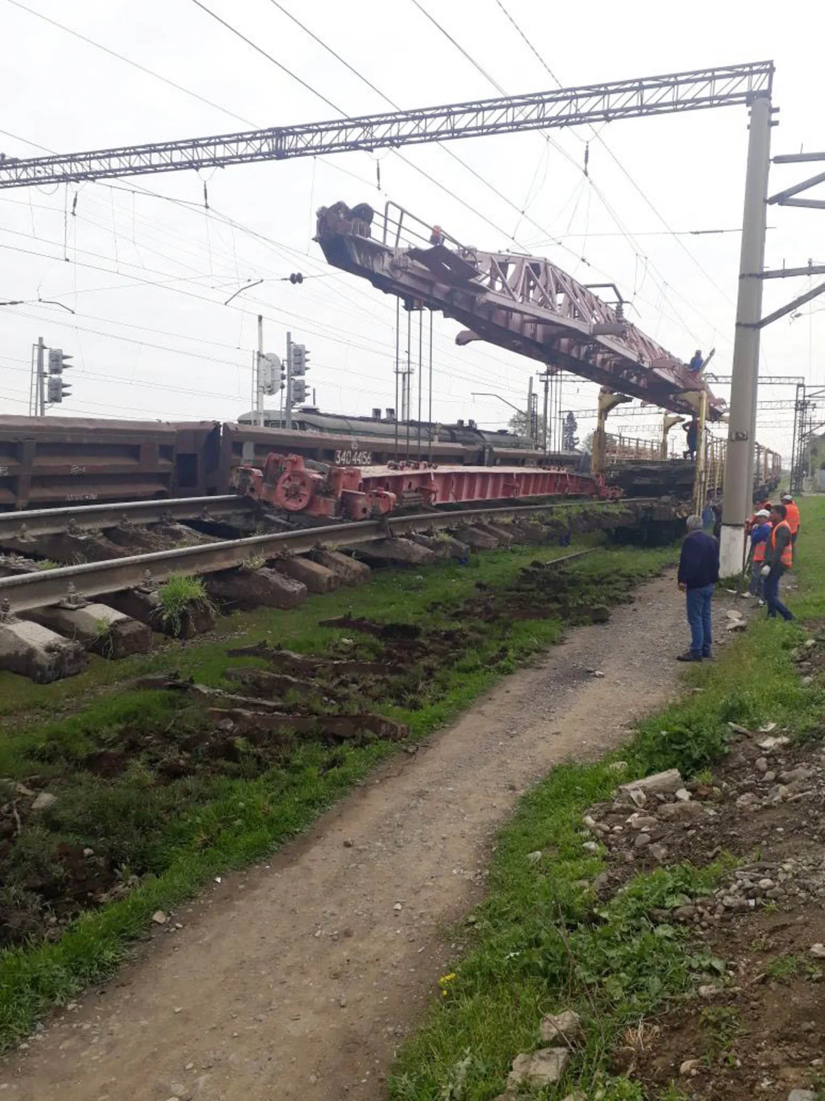 Şəmkir, Tovuz və Tatlı dəmir yolu stansıyalarının baş yolları əsaslı təmir olunur