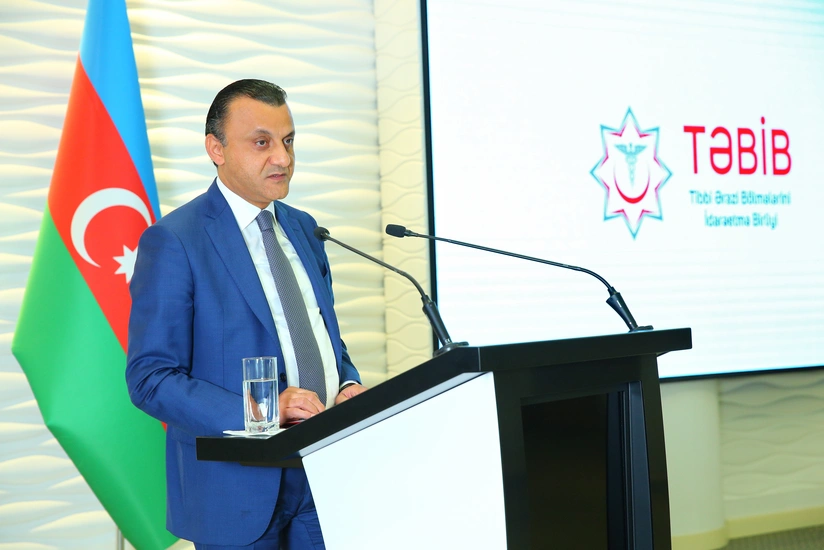 Prezidentin sərəncamı ilə təltif edilən tibb işçilərinə fəxri adlar təqdim edilib