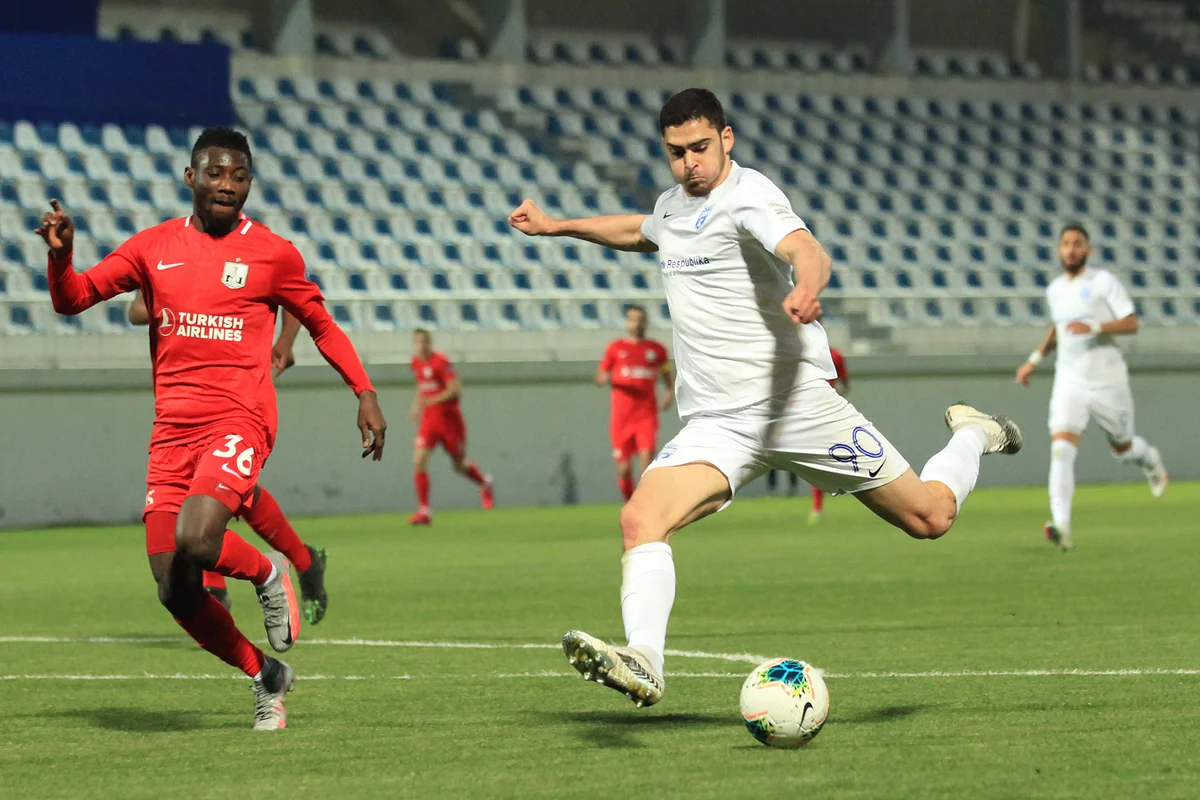 Şeydayev Neftçinin legionerinə cavab verdi