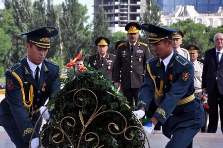 Azerbaijan, Kyrgyz Republic discuss military cooperation development