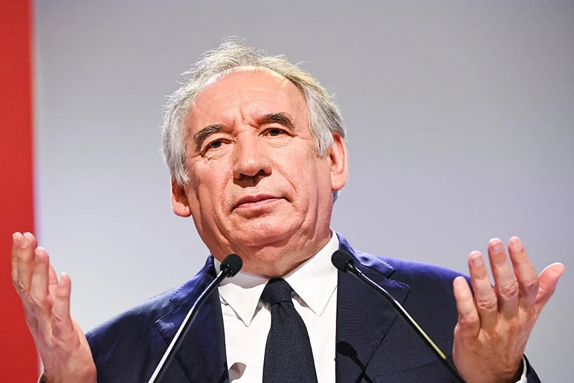 Makron Bayrunu prezident olmaq istədiyinə görə baş nazir təyin etməkdən qorxub