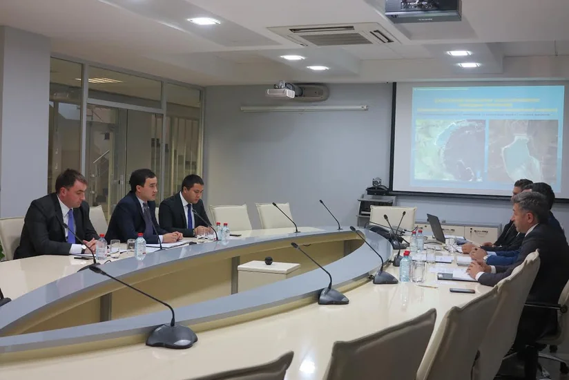 ​“Azərkosmos” və Qazaxıstanın “Qarış Saparı” şirkəti arasında ikitərəfli görüş keçirilib