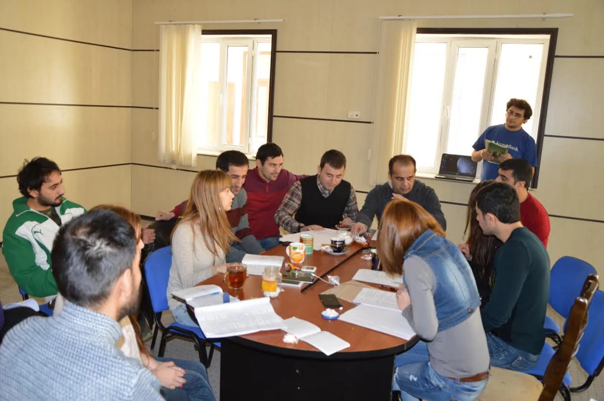 Məlikməmməd və sehrli almalar balaca tamaşaçıların görüşünə gəlir