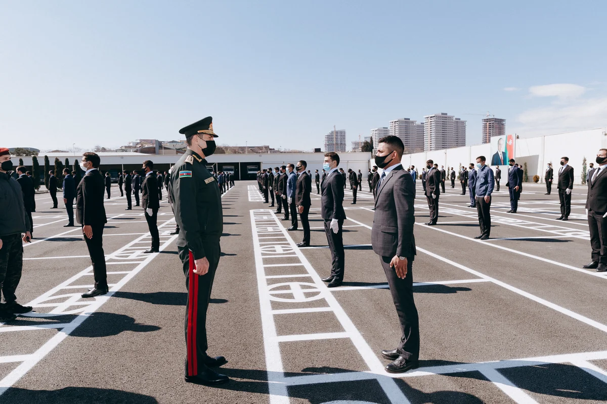 Vilayət Eyvazov sıra baxışı keçirib