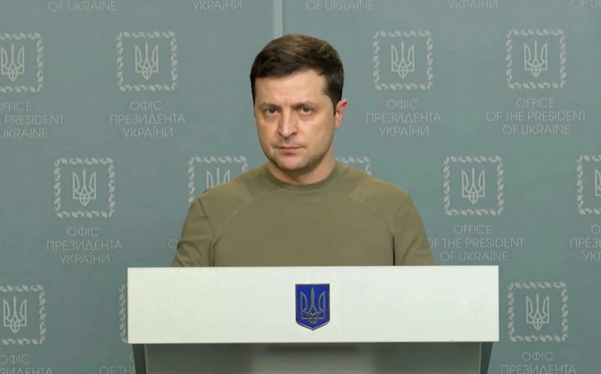 Ukrayna prezidenti iki generalı rütbəsindən məhrum edib