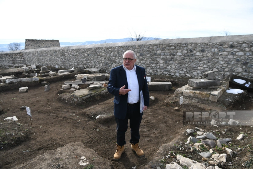 Italian expert inspects Imarat Complex in Aghdam